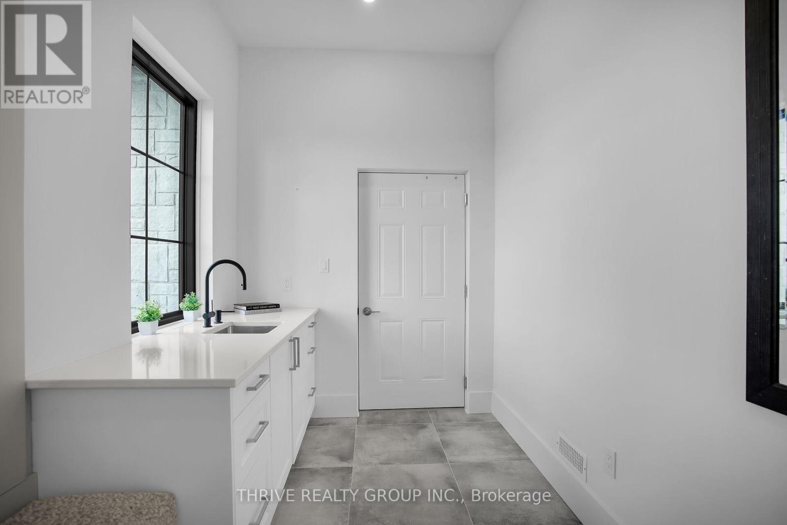 25451 Wood Road, Adelaide Metcalfe, Ontario  N7G 3H6 - Photo 24 - X12534082