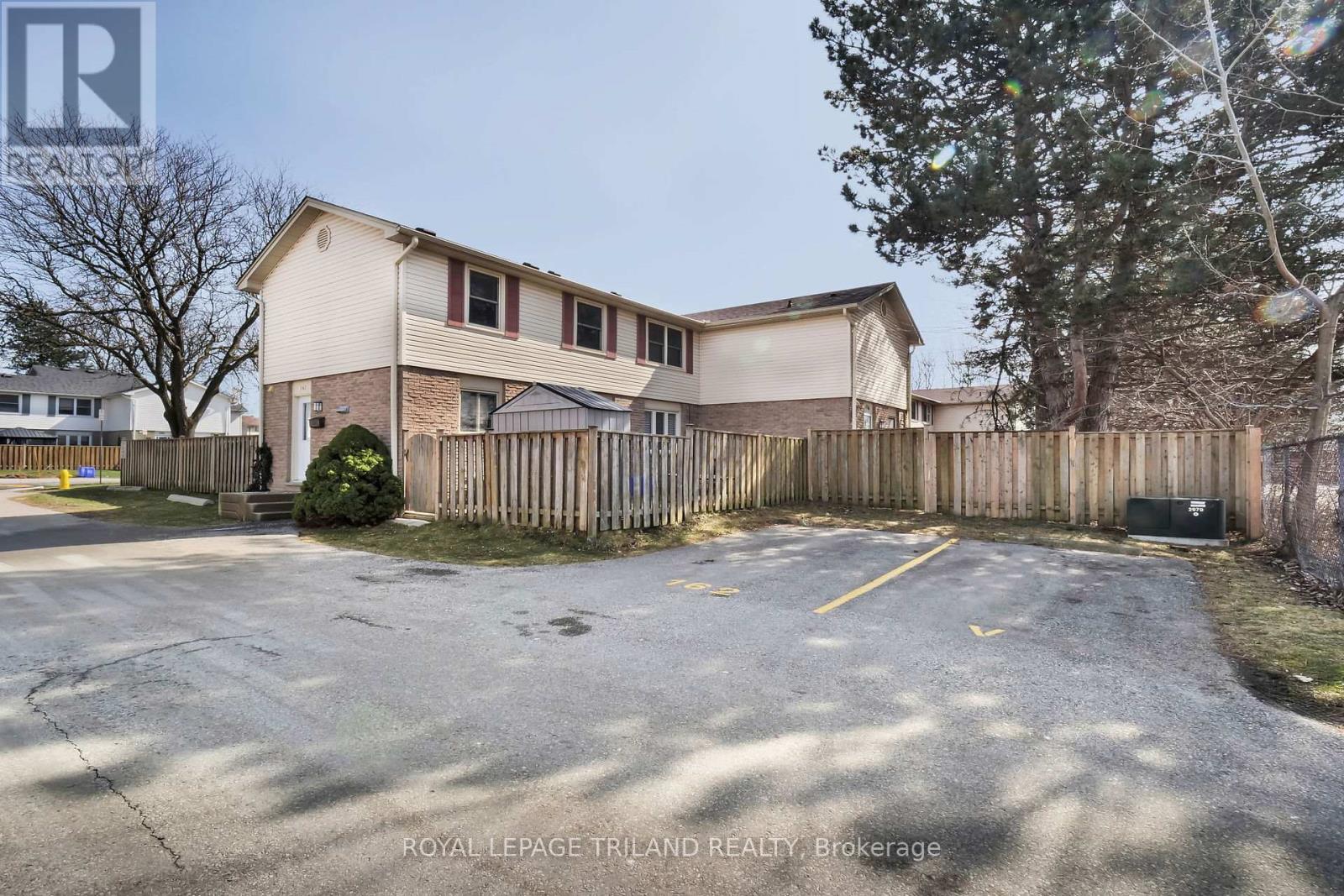 162 - 230 CLARKE CROSS, London East, Ontario