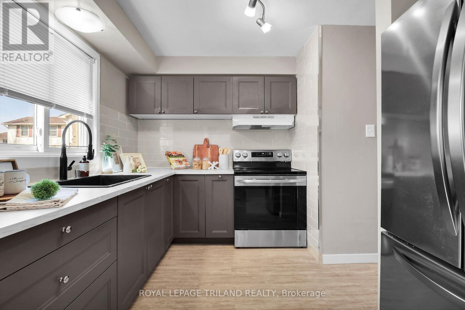 162 - 230 Clarke Cross, London East, Ontario  N5W 5P5 - Photo 8 - X12534176