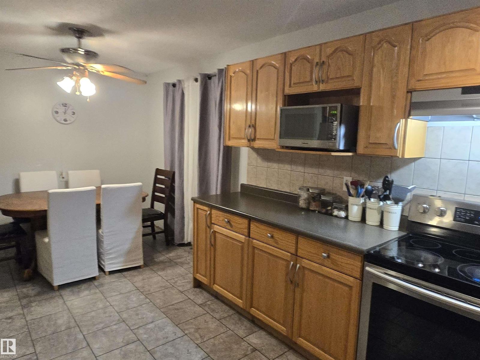 3043 142av Nw, Edmonton, Alberta  T5Y 1J1 - Photo 3 - E4465393