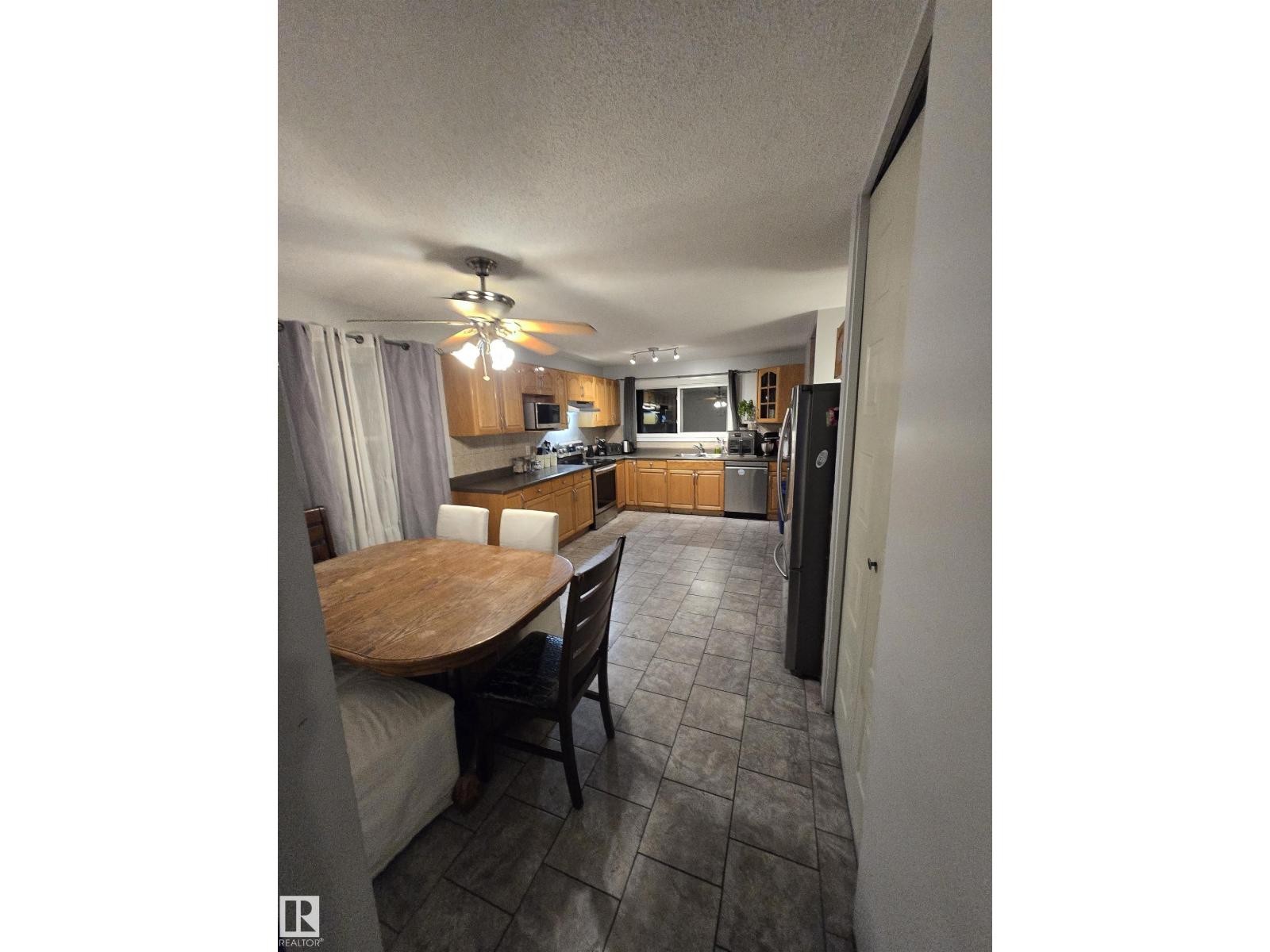 3043 142av Nw, Edmonton, Alberta  T5Y 1J1 - Photo 5 - E4465393