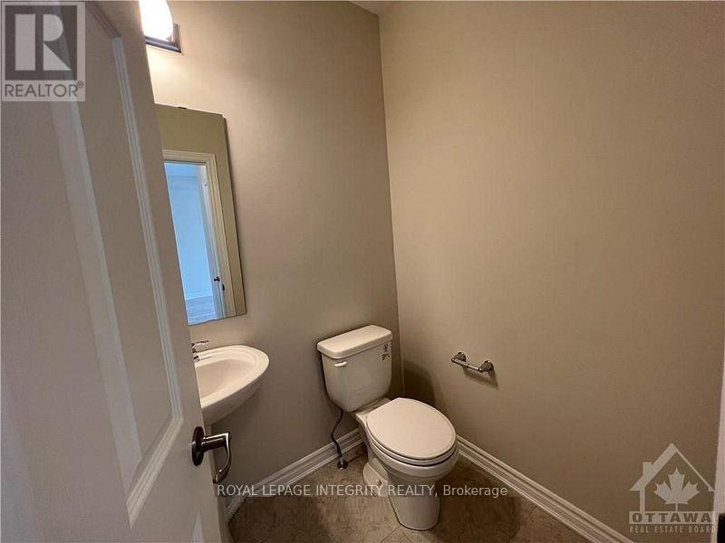540 Culdaff Road, Ottawa, Ontario  K2S 2Z7 - Photo 4 - X12534046