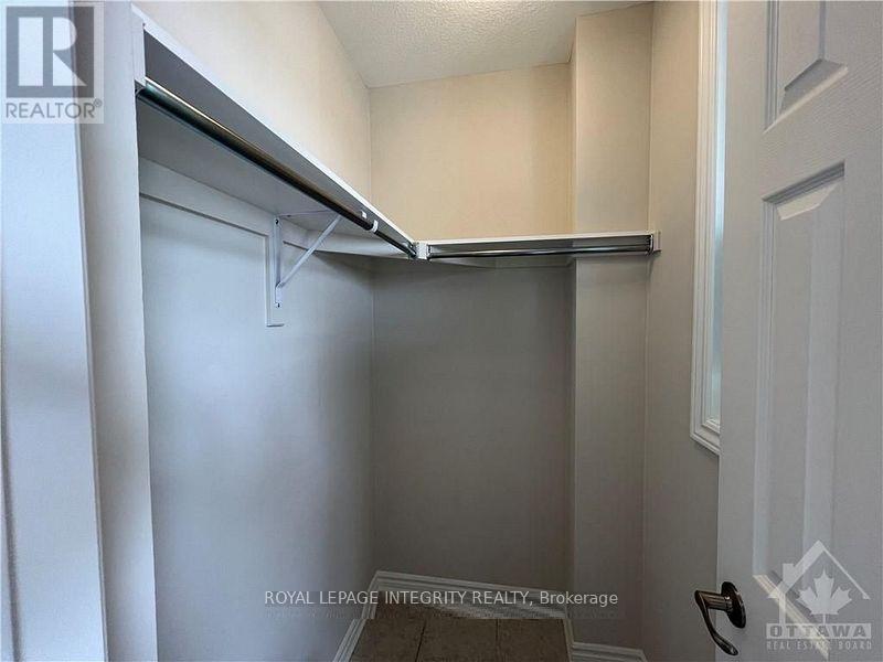 540 Culdaff Road, Ottawa, Ontario  K2S 2Z7 - Photo 5 - X12534046
