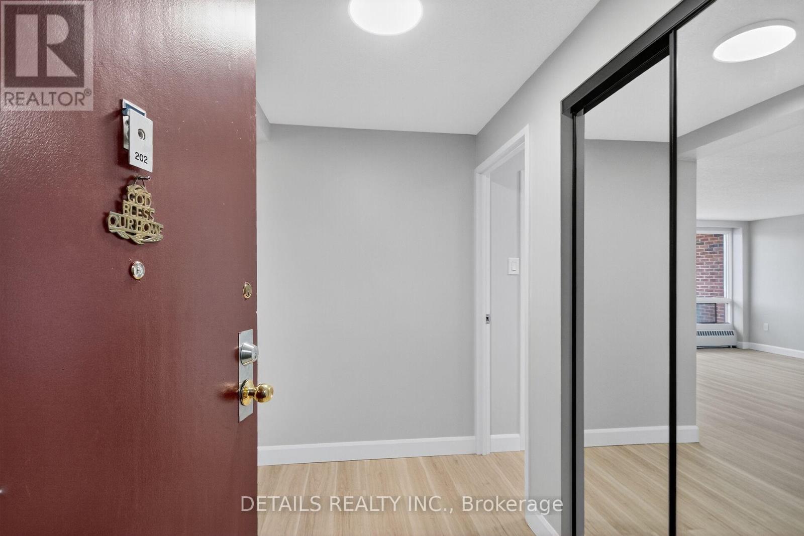 202 - 3100 Carling Avenue, Ottawa, Ontario K2B 6J6 - Photo 5 - X12534128