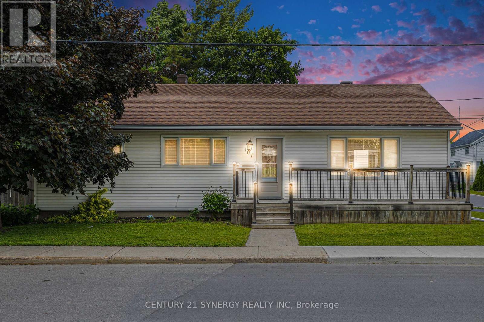 107 Mary Street, Arnprior, Ontario  K7S 1E7 - Photo 2 - X12534166