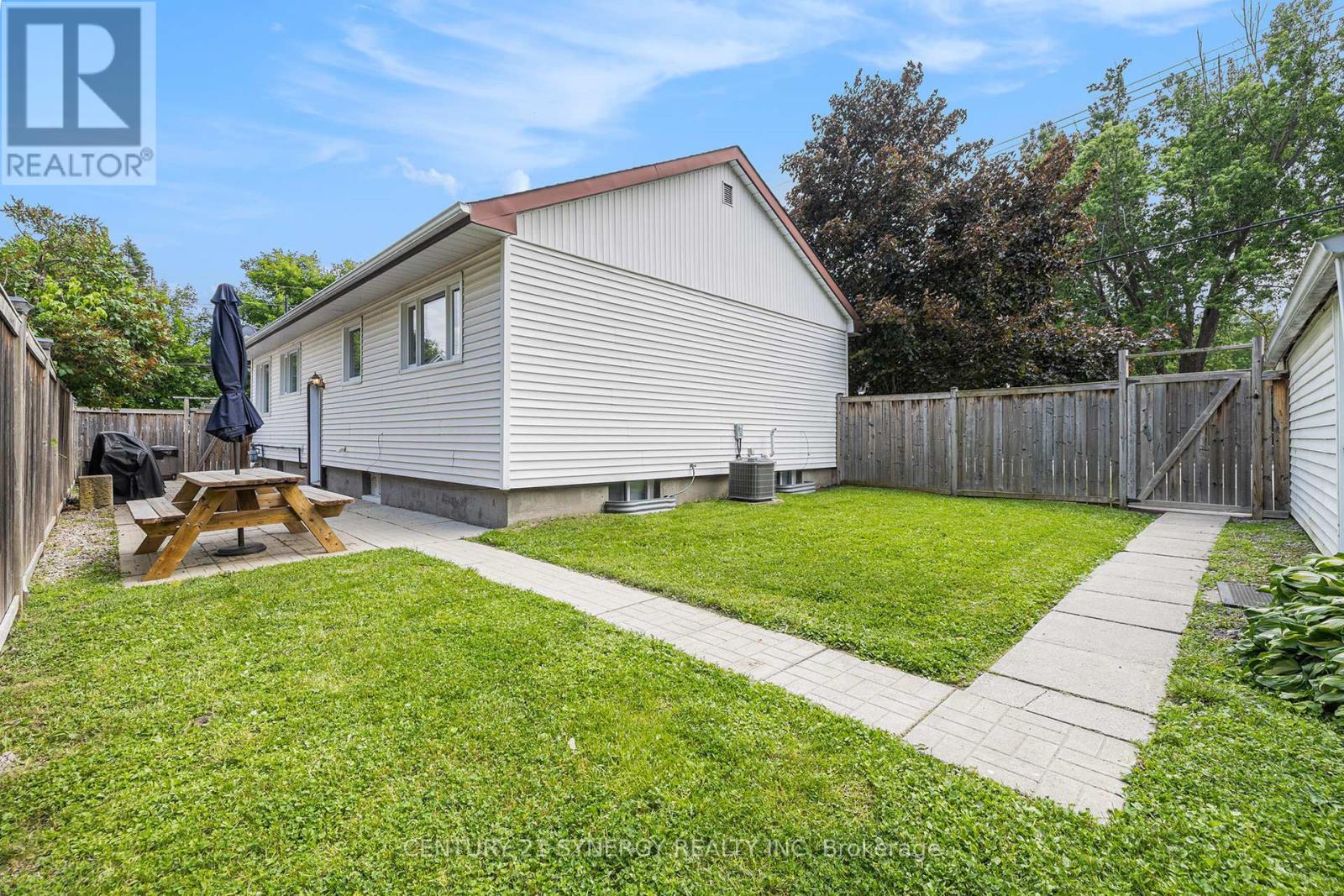 107 Mary Street, Arnprior, Ontario  K7S 1E7 - Photo 32 - X12534166