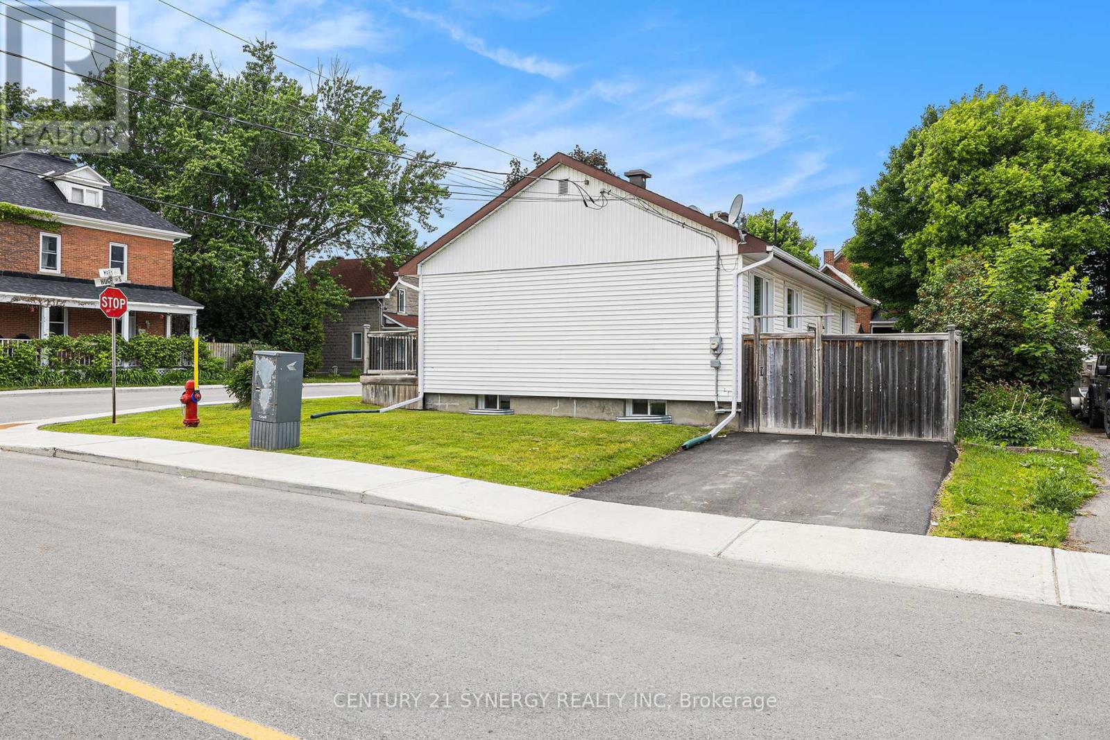 107 Mary Street, Arnprior, Ontario  K7S 1E7 - Photo 33 - X12534166