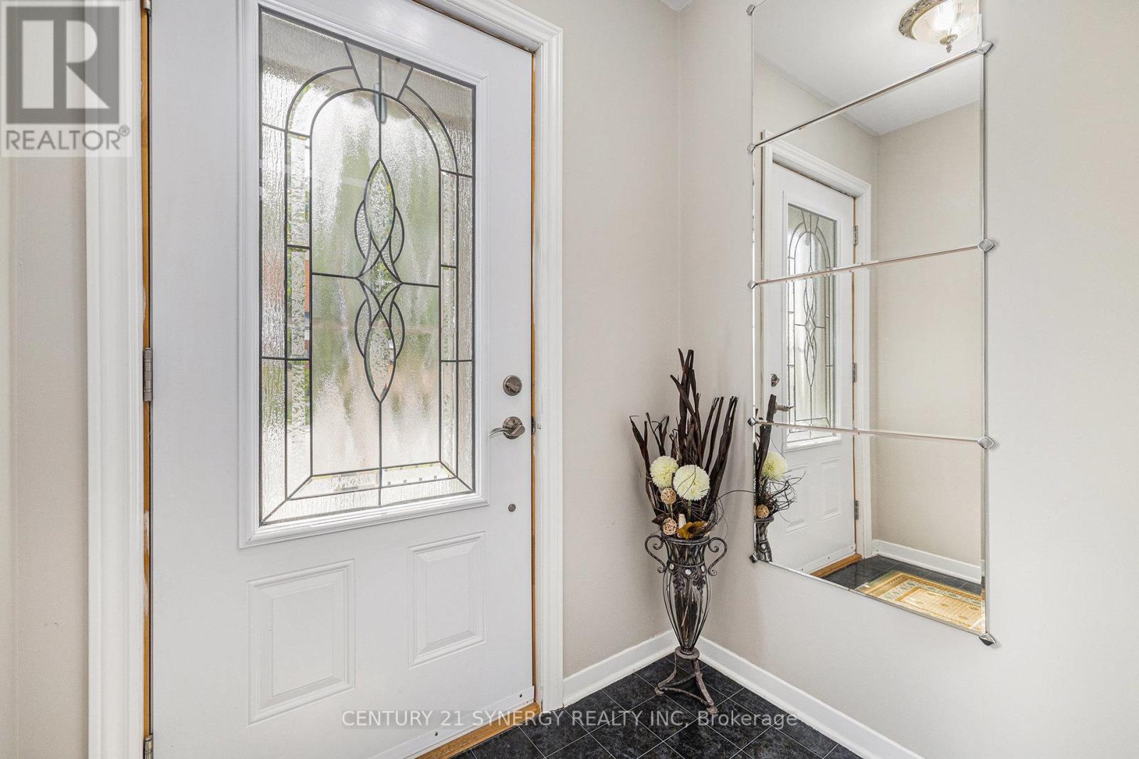 107 Mary Street, Arnprior, Ontario  K7S 1E7 - Photo 4 - X12534166