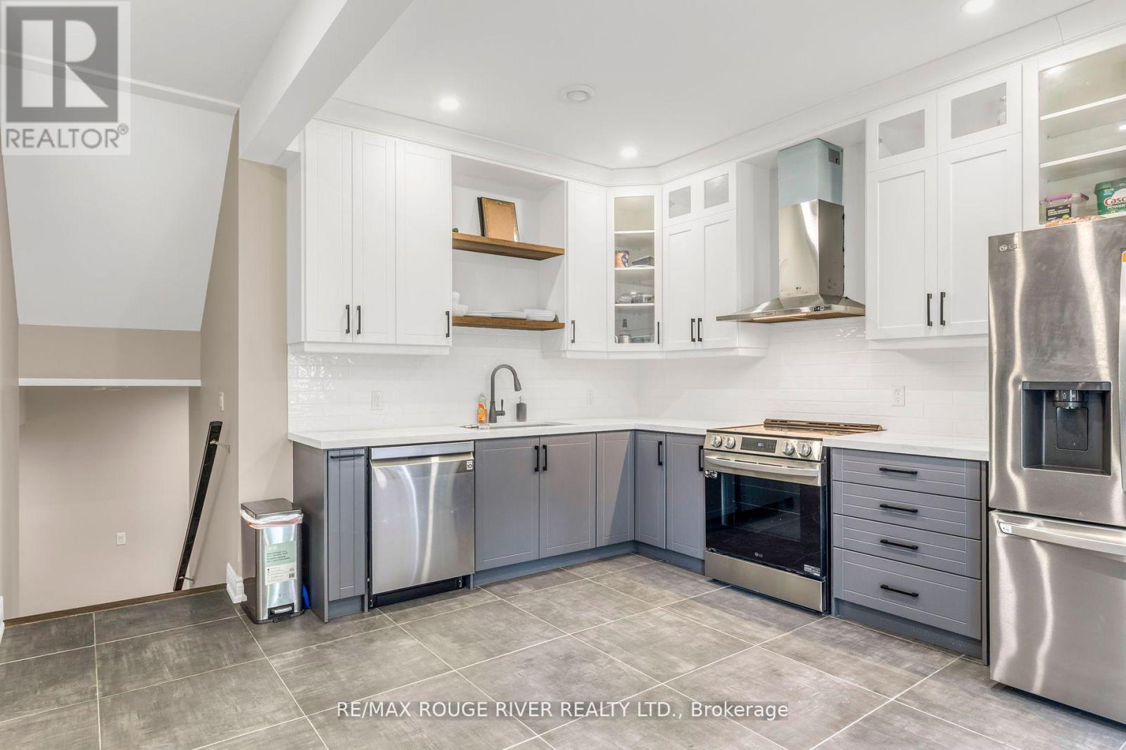 100 Queen Street, Kawartha Lakes, Ontario  K0M 1N0 - Photo 17 - X12533932