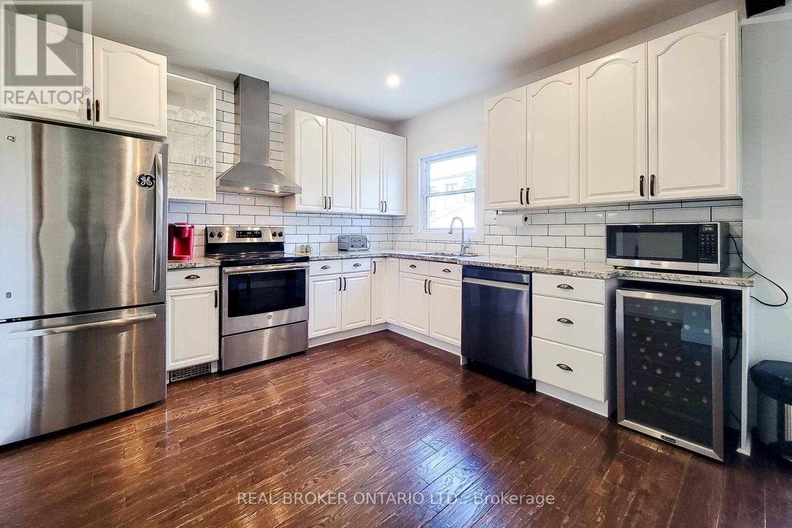 3 East 33rd Street, Hamilton, Ontario  L8V 3S9 - Photo 12 - X12534020