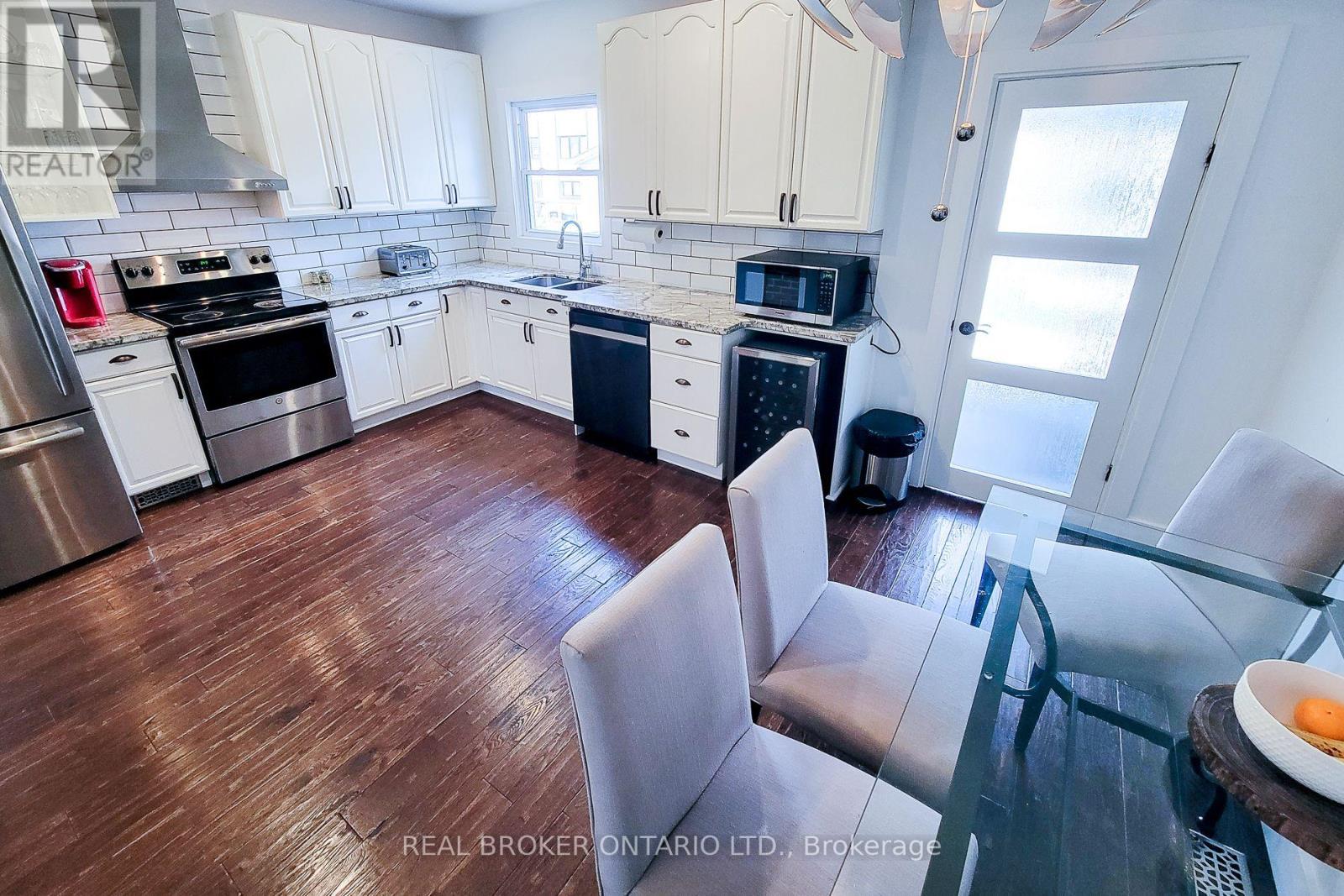 3 East 33rd Street, Hamilton, Ontario  L8V 3S9 - Photo 16 - X12534020