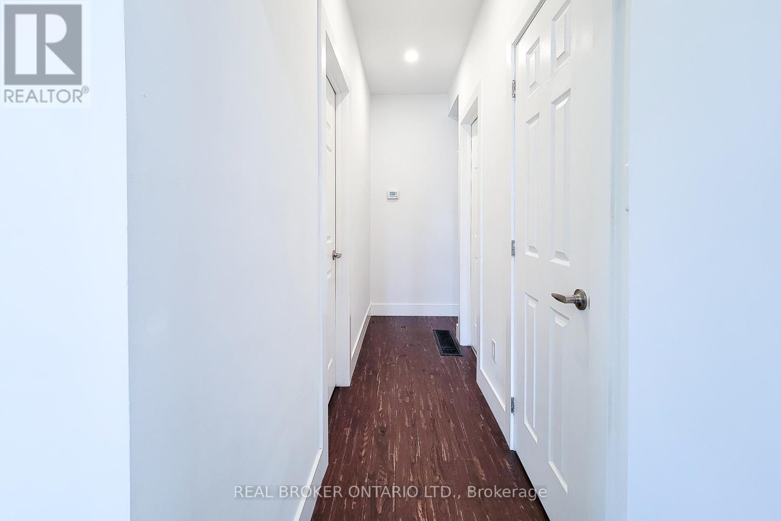 3 East 33rd Street, Hamilton, Ontario  L8V 3S9 - Photo 18 - X12534020