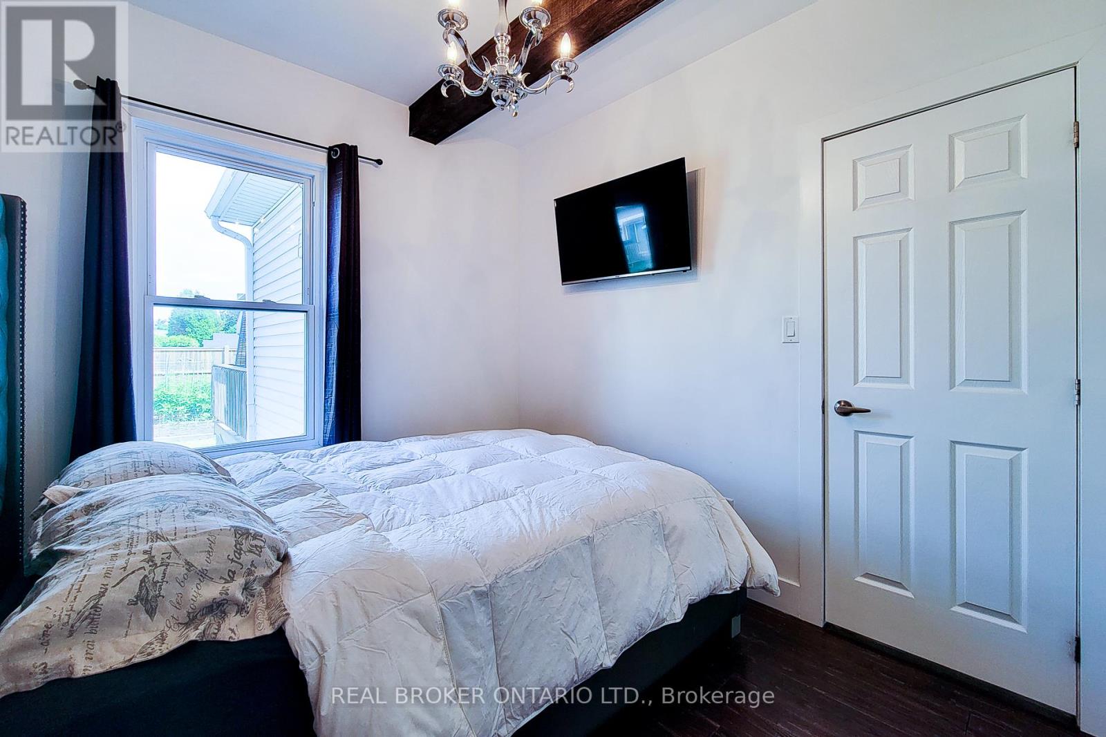 3 East 33rd Street, Hamilton, Ontario  L8V 3S9 - Photo 21 - X12534020