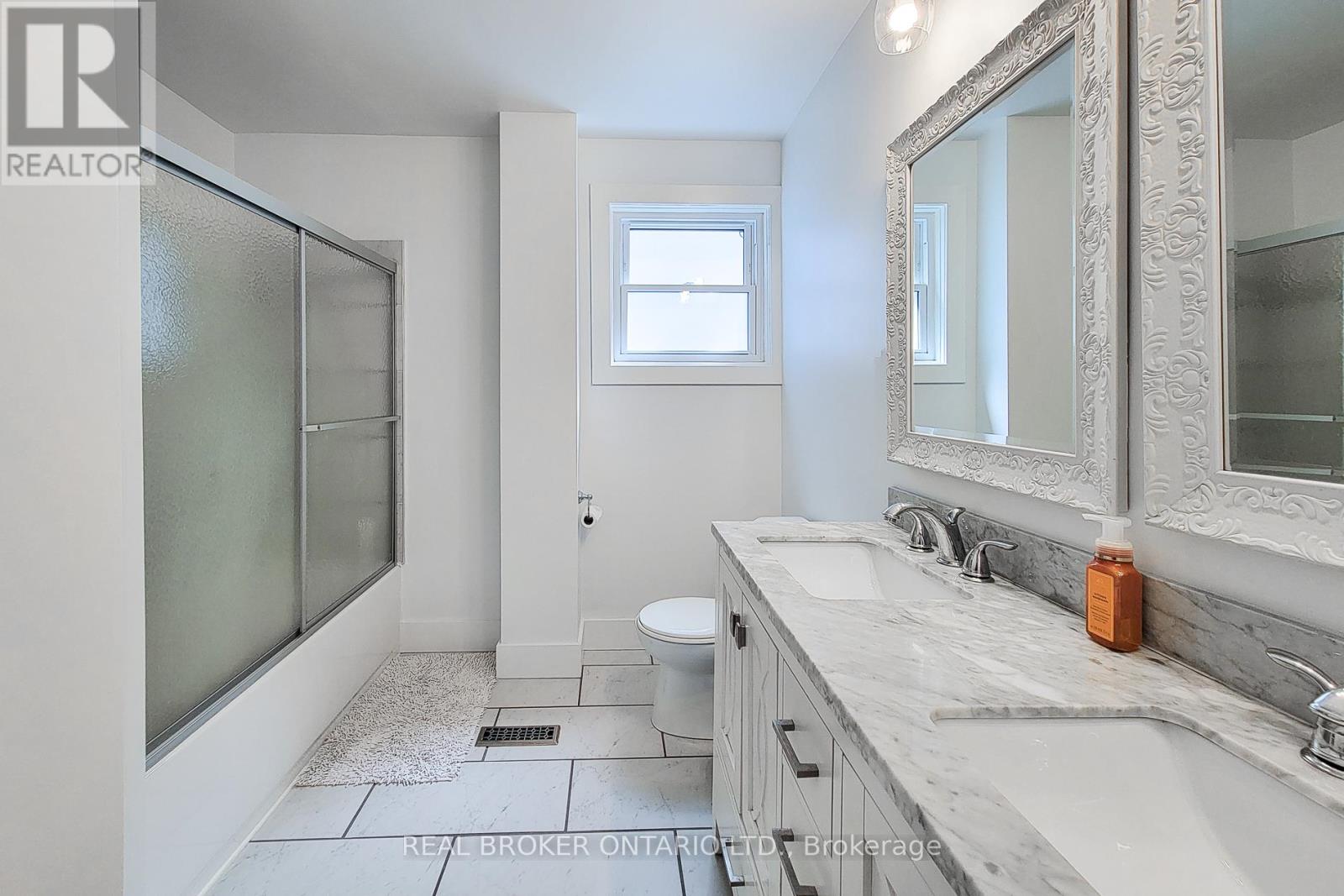 3 East 33rd Street, Hamilton, Ontario  L8V 3S9 - Photo 23 - X12534020