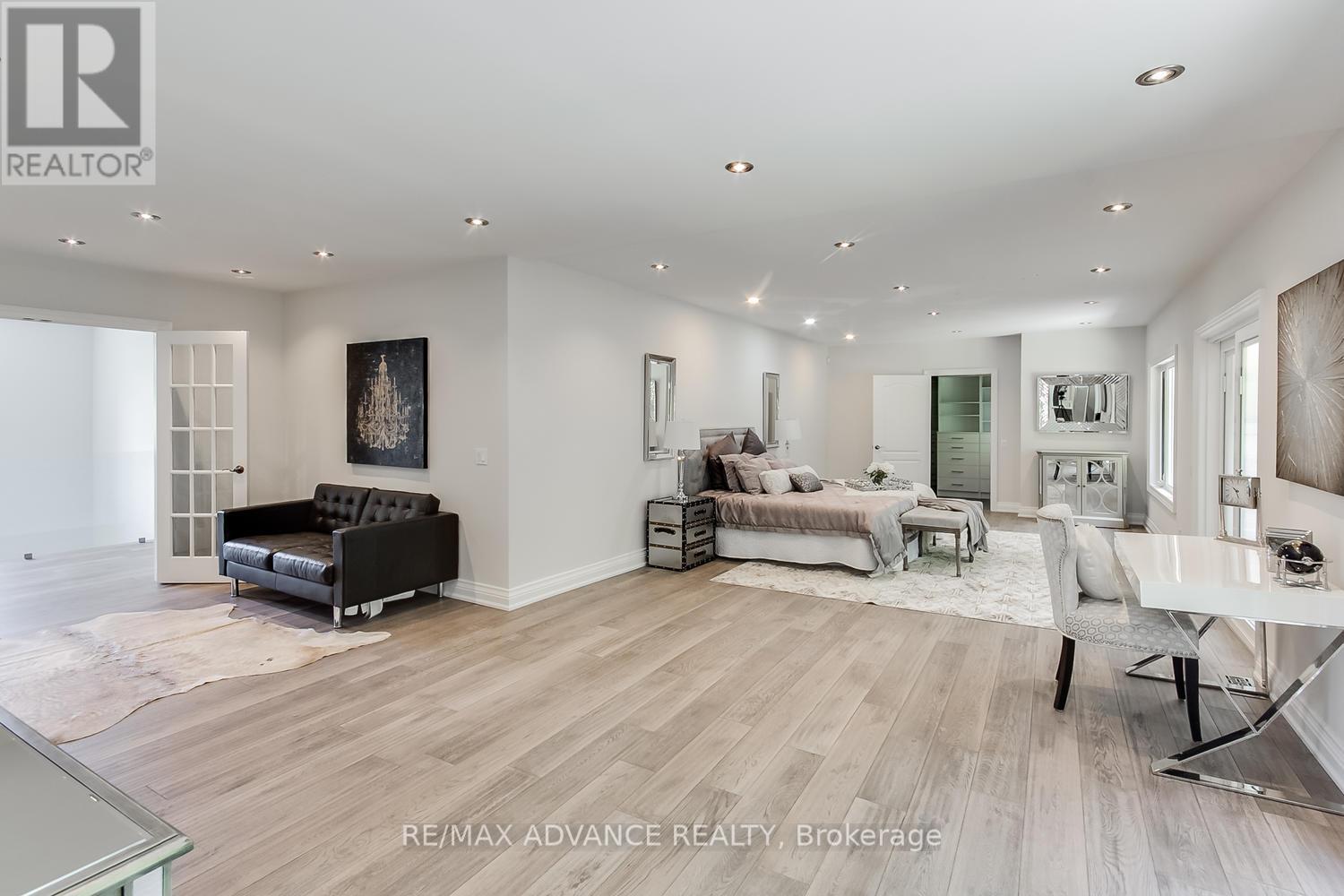 32 Brookfield Road, Toronto, Ontario  M2P 1A9 - Photo 27 - C12513112