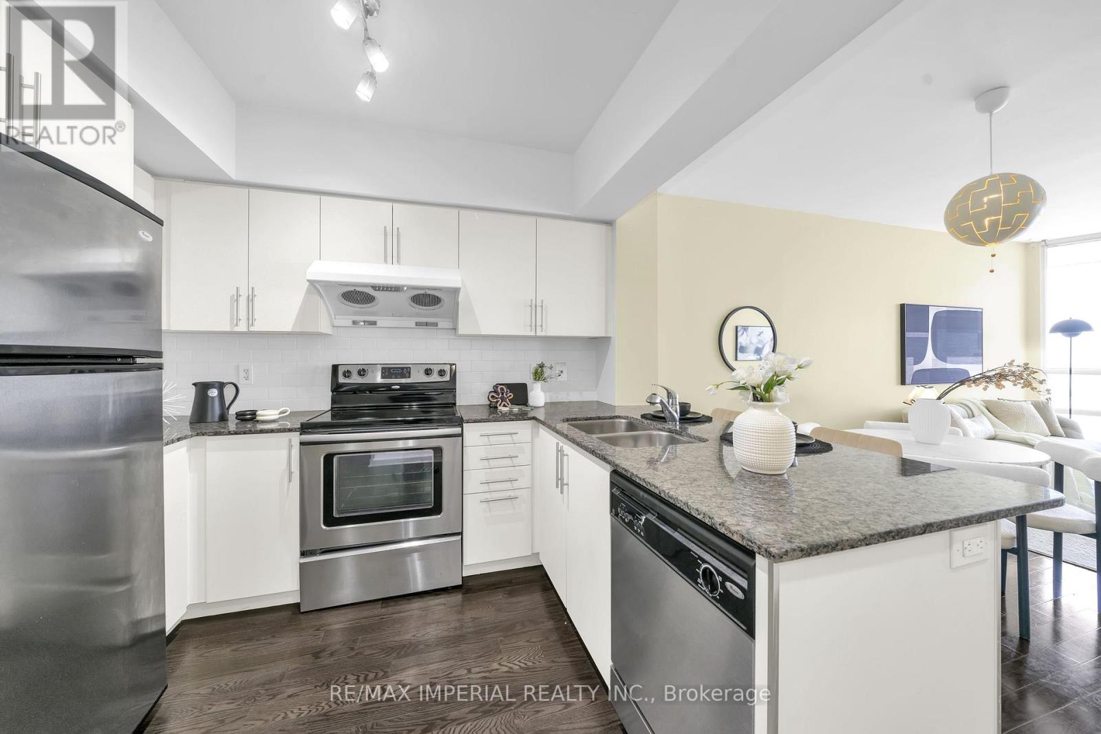 2001 - 15 Legion Road, Toronto, Ontario  M8V 0A9 - Photo 6 - W12531978