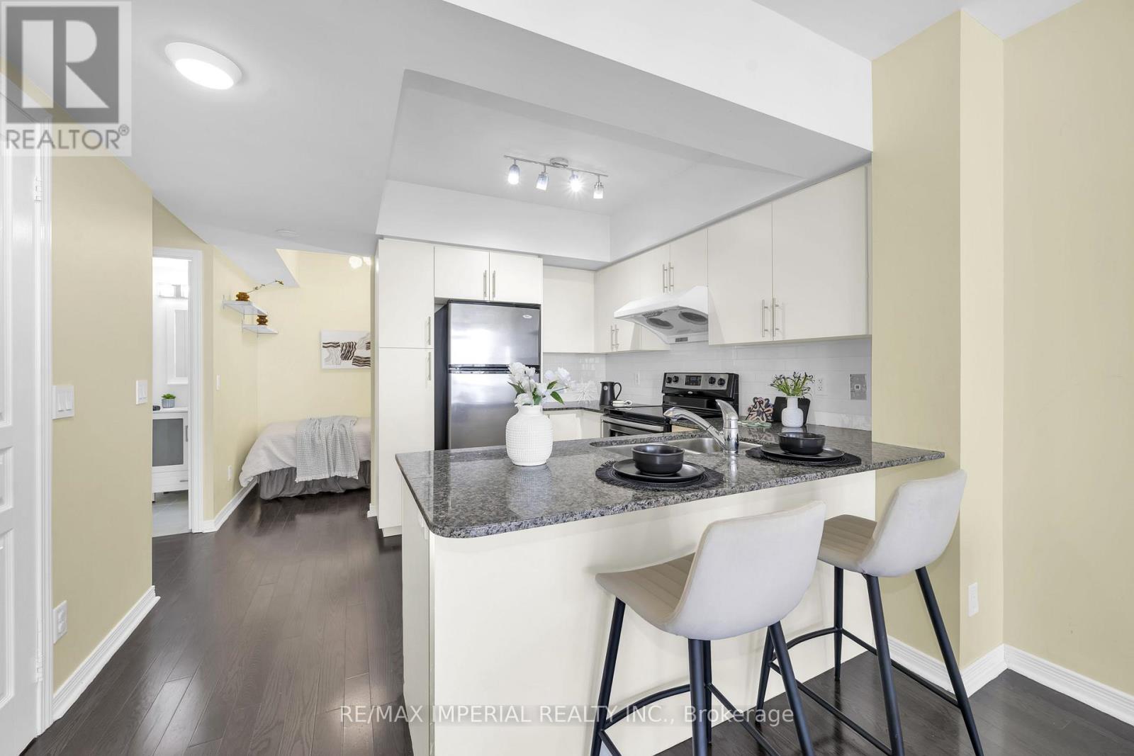 2001 - 15 Legion Road, Toronto, Ontario  M8V 0A9 - Photo 7 - W12531978