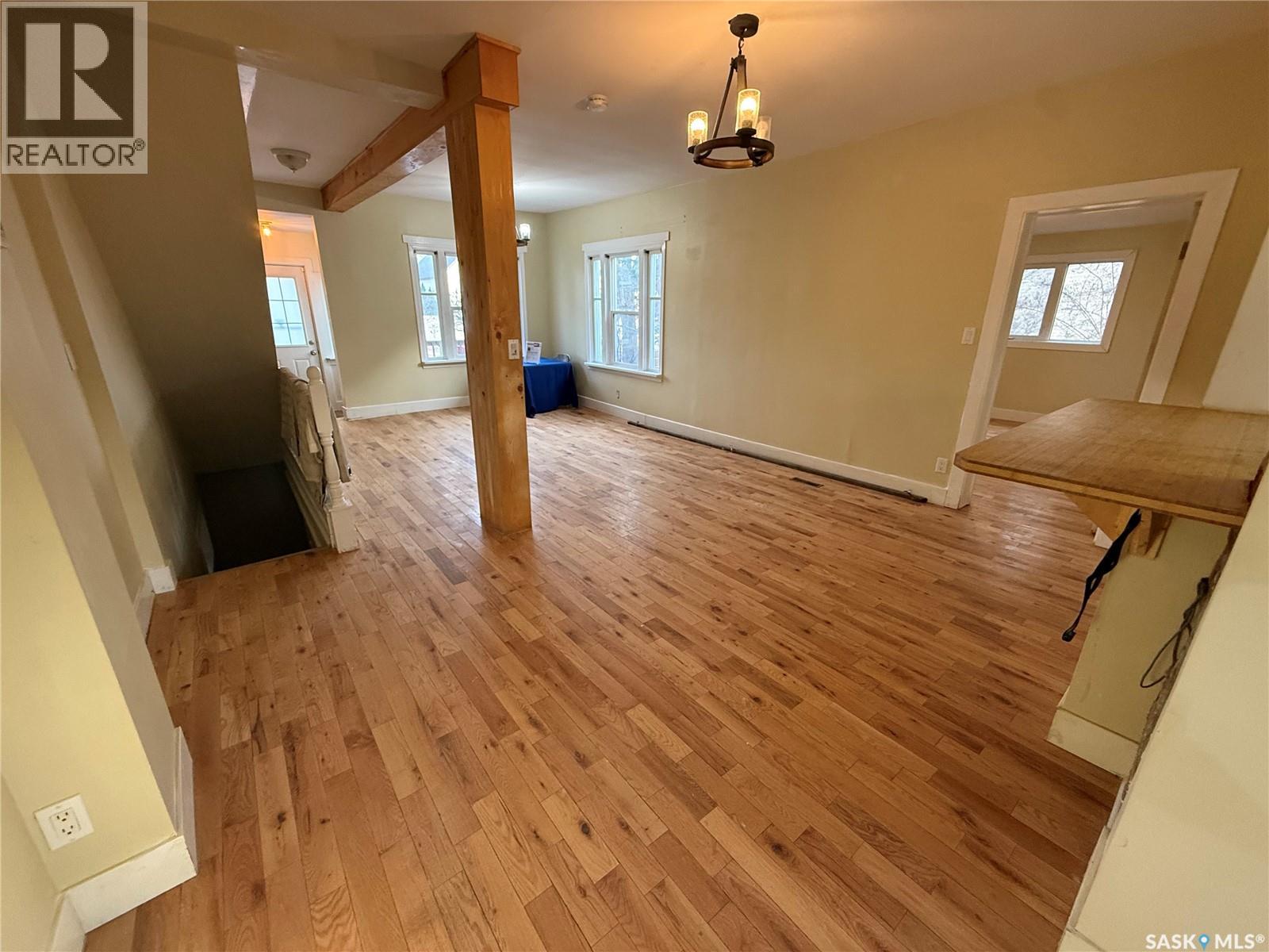 Property at 431 E AVENUE S image 3