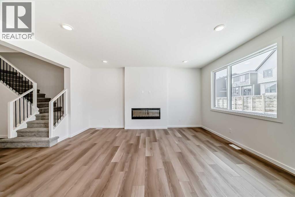 33 Royston Grove Nw, Calgary, Alberta  T3L 0M3 - Photo 8 - A2262825