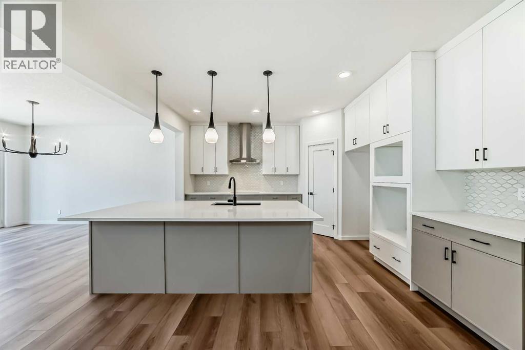 33 Royston Grove Nw, Calgary, Alberta  T3L 0M3 - Photo 3 - A2262825