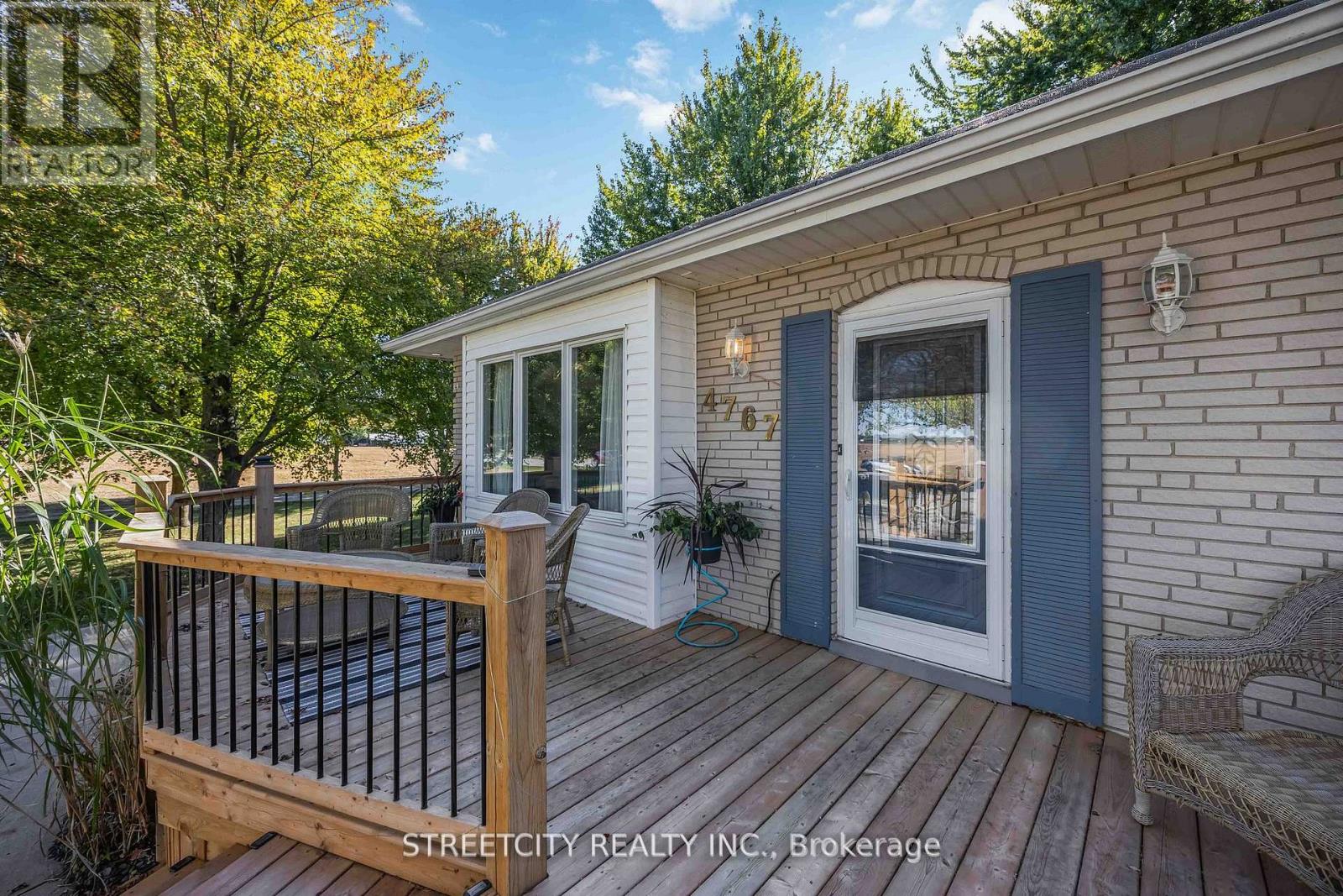 4767 St. Clair Parkway, St. Clair, Ontario  N0P 2B0 - Photo 7 - X12529084