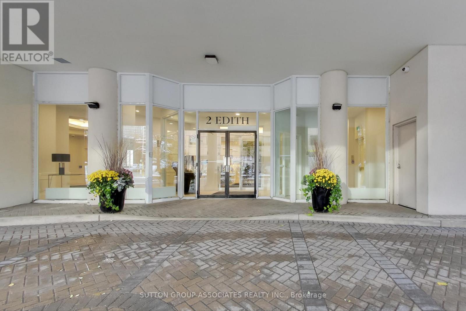 406 - 2 Edith Drive, Toronto, Ontario  M4R 2H7 - Photo 2 - C12534038
