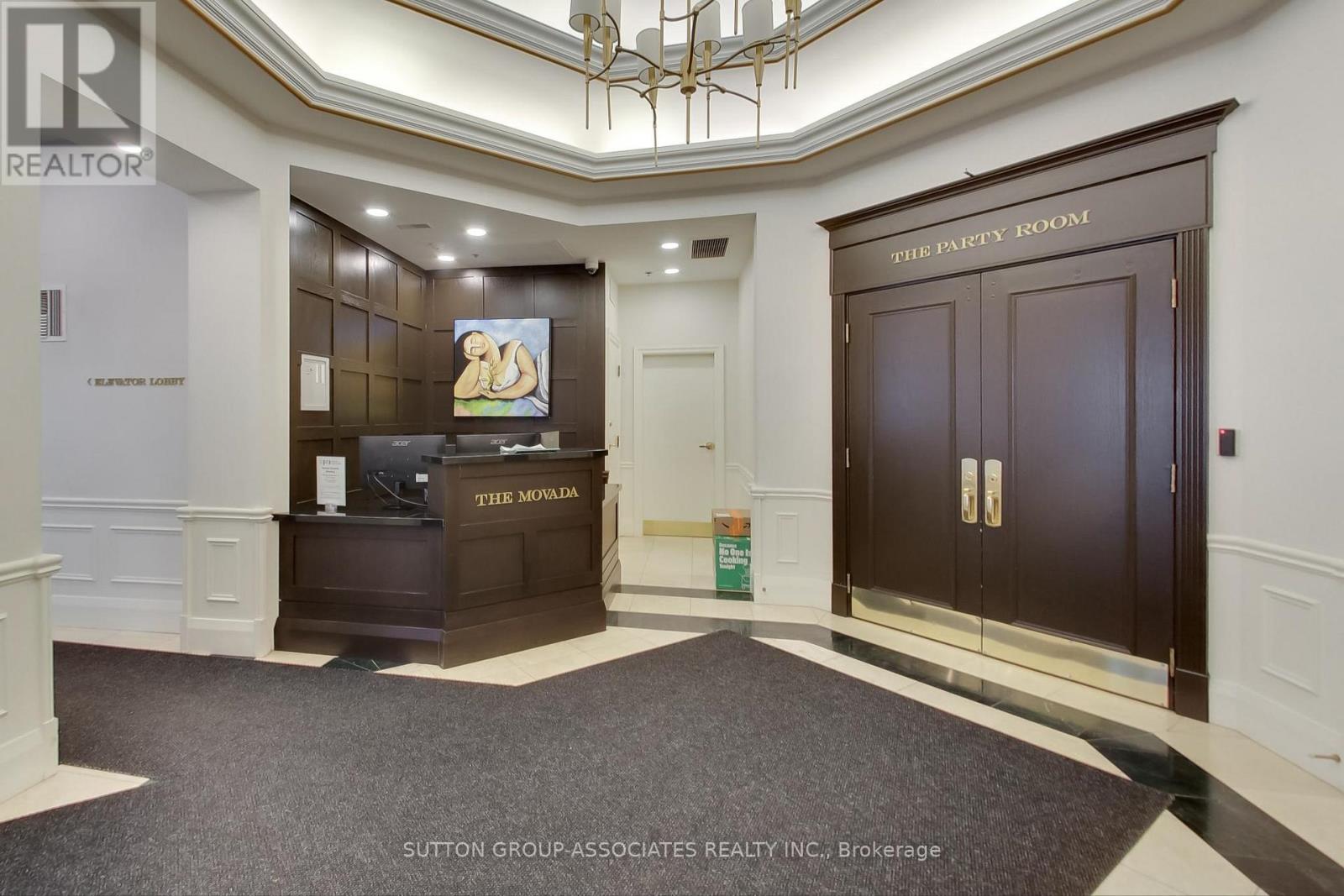 406 - 2 Edith Drive, Toronto, Ontario  M4R 2H7 - Photo 3 - C12534038