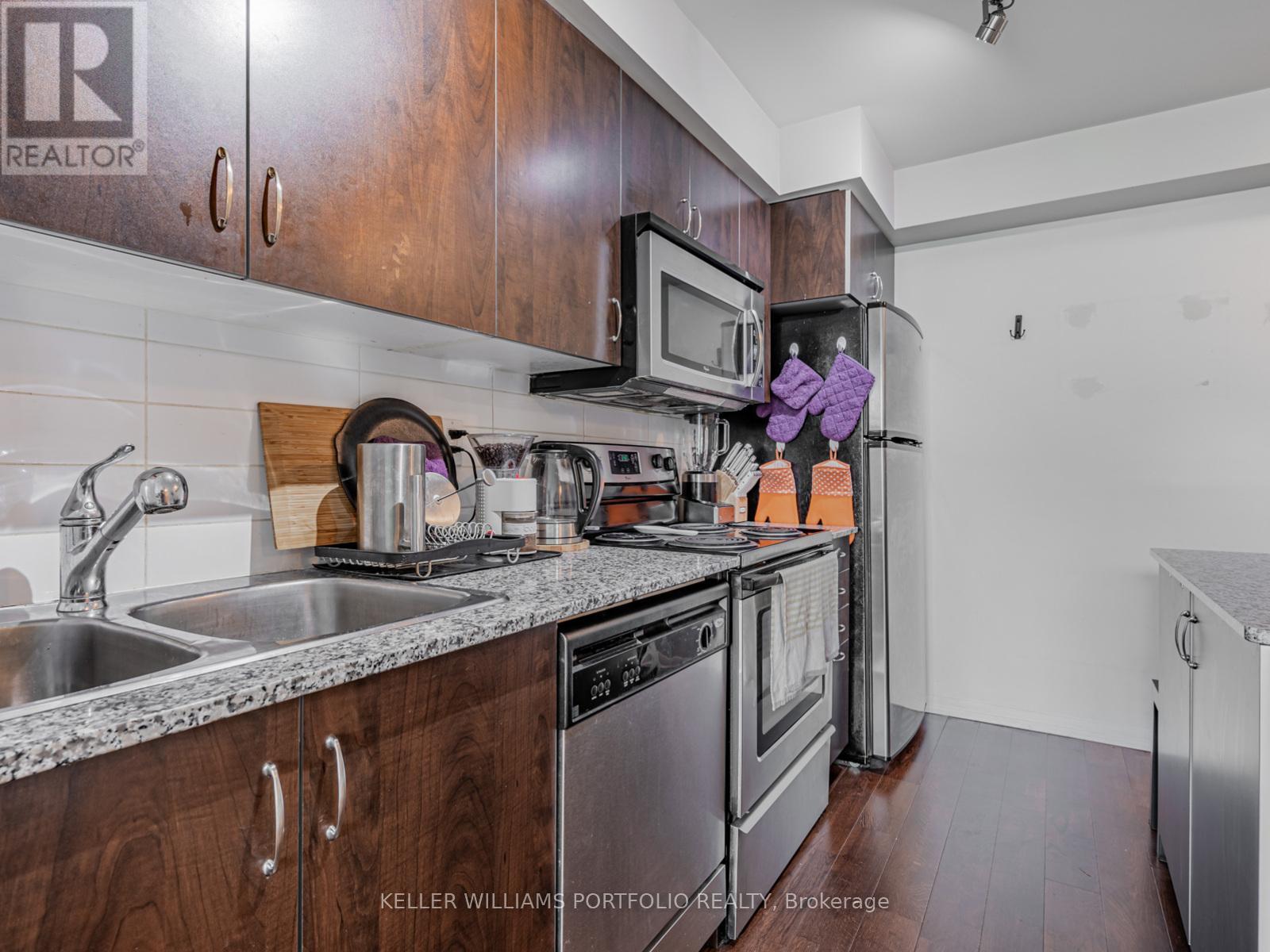 411 - 215 Fort York Boulevard, Toronto, Ontario  M5V 4A2 - Photo 5 - C12534086