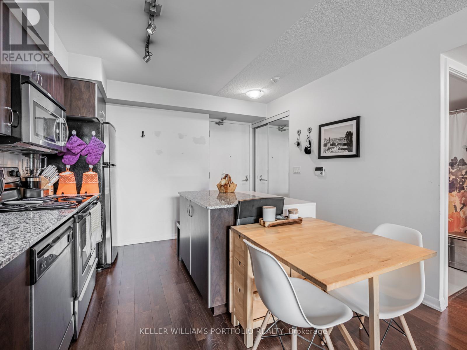 411 - 215 Fort York Boulevard, Toronto, Ontario  M5V 4A2 - Photo 6 - C12534086