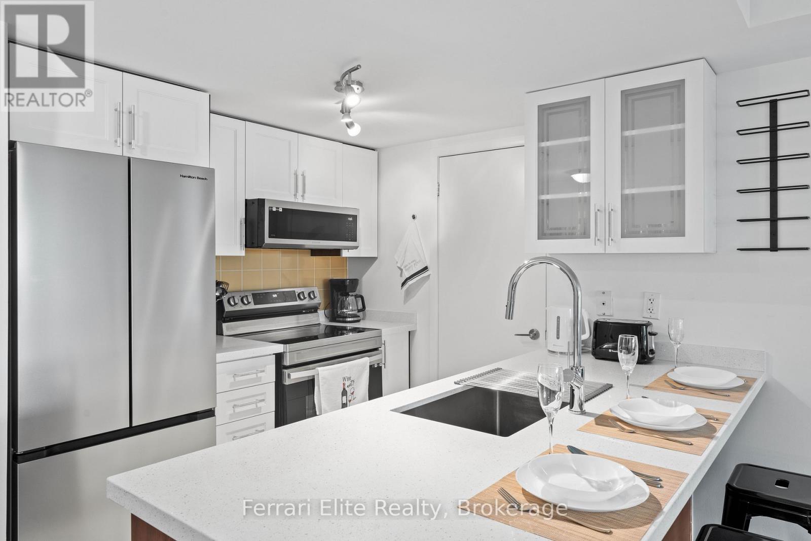 427 - 231 Fort York Boulevard, Toronto, Ontario  M5V 1B2 - Photo 2 - C12534102