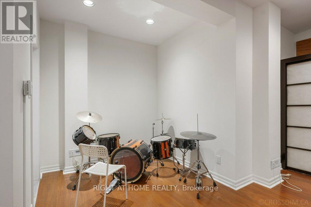 260 Byng Avenue, Toronto, Ontario  M2N 4L3 - Photo 37 - C12534112