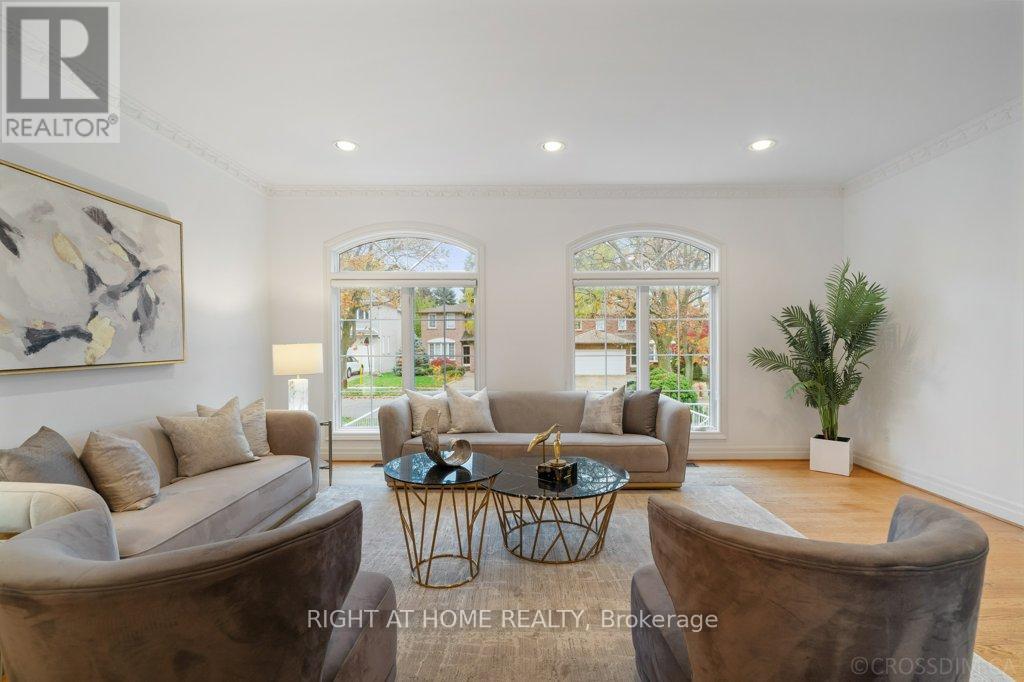 260 Byng Avenue, Toronto, Ontario  M2N 4L3 - Photo 5 - C12534112