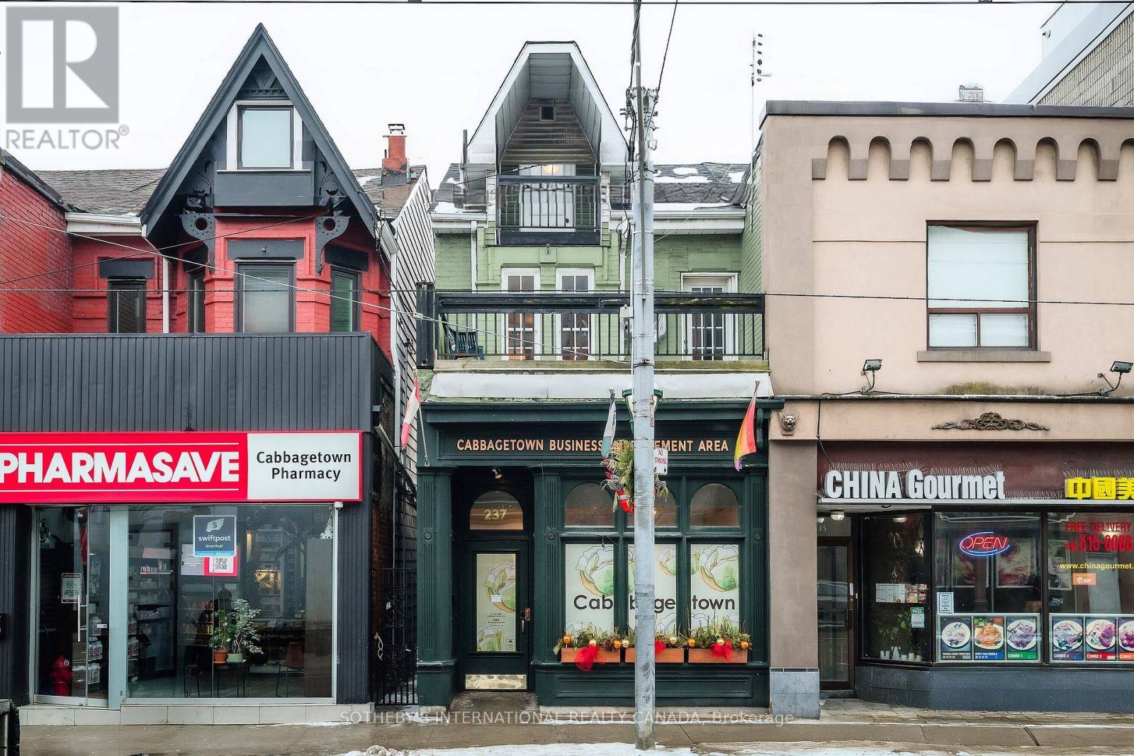 237 CARLTON STREET, Toronto, Ontario