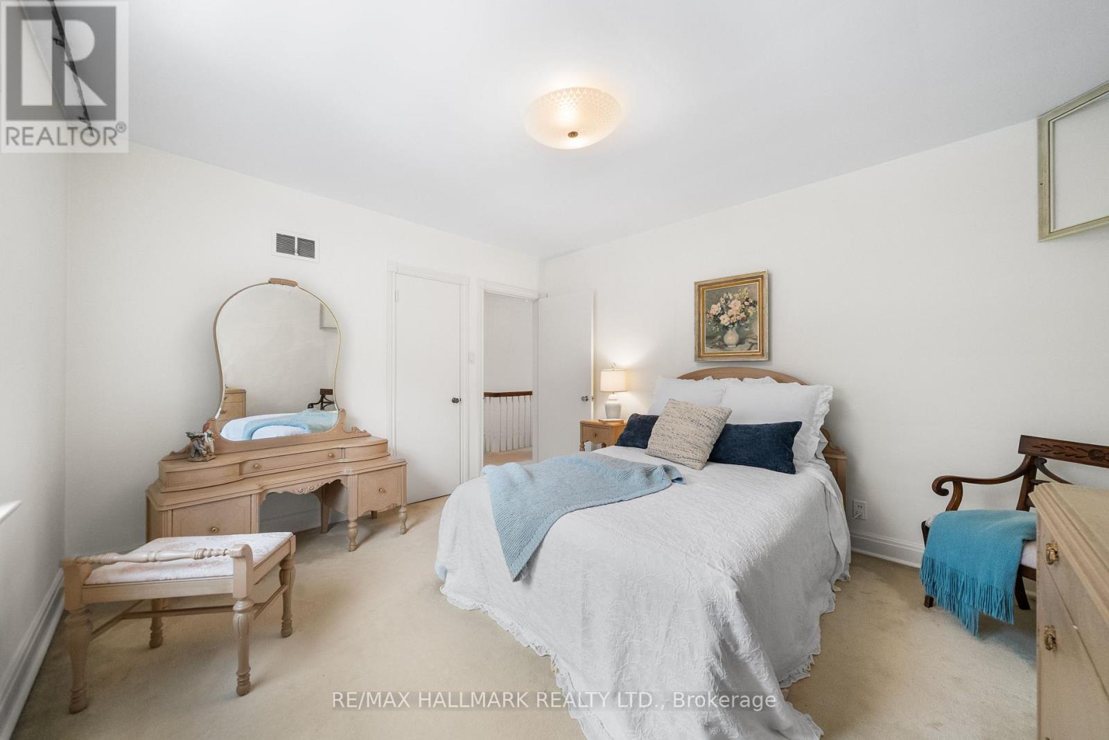 55 Sandringham Drive, Toronto, Ontario  M5M 3G4 - Photo 23 - C12534144