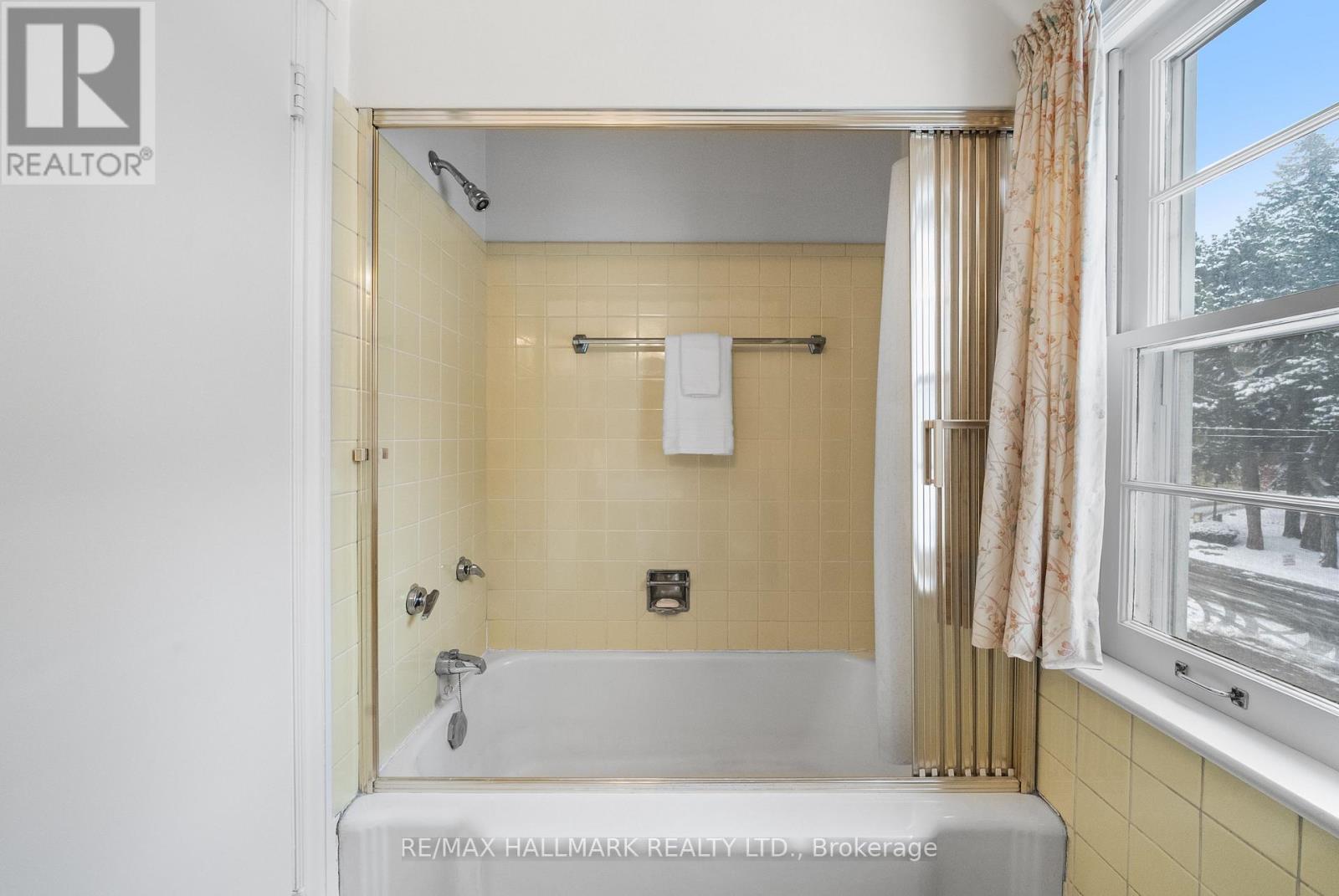 55 Sandringham Drive, Toronto, Ontario  M5M 3G4 - Photo 28 - C12534144