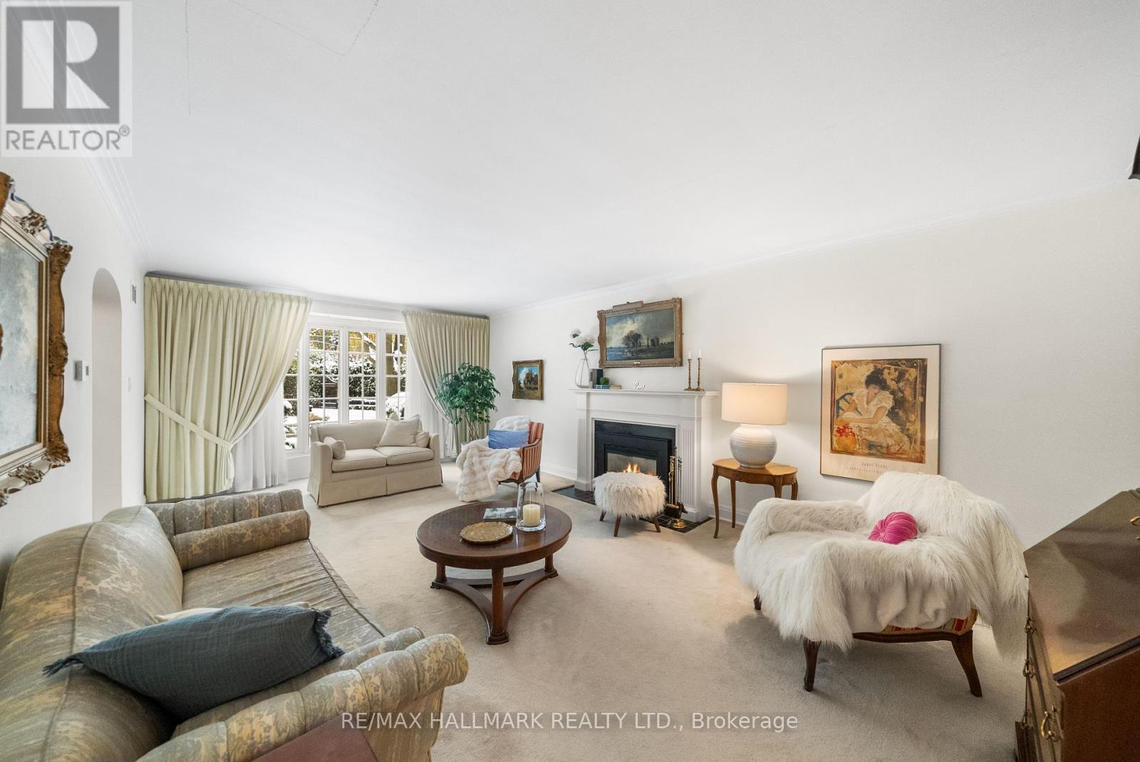 55 Sandringham Drive, Toronto, Ontario  M5M 3G4 - Photo 4 - C12534144