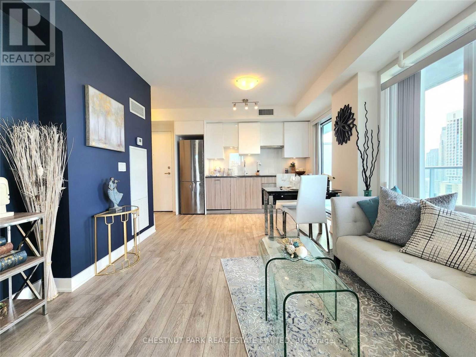 2510 - 99 Broadway Avenue, Toronto, Ontario  M4P 0E3 - Photo 3 - C12534156