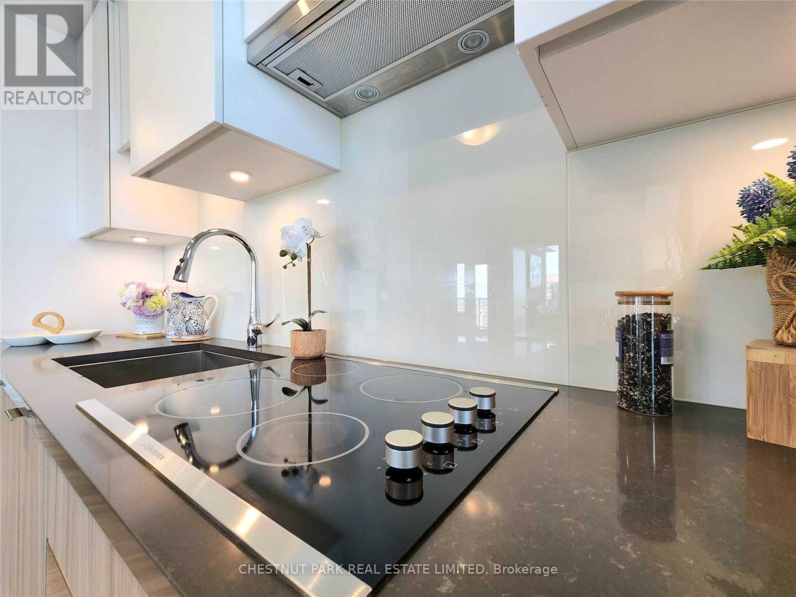 2510 - 99 Broadway Avenue, Toronto, Ontario  M4P 0E3 - Photo 8 - C12534156