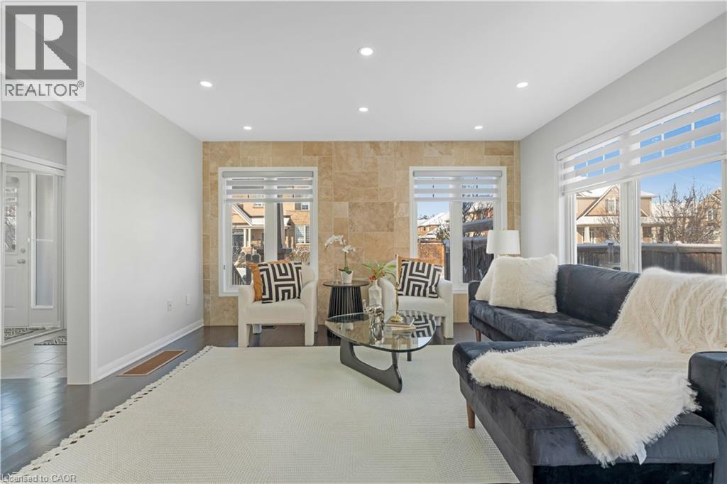 897 Farmstead Drive, Halton, Ontario  L9T 8J5 - Photo 10 - 40773862