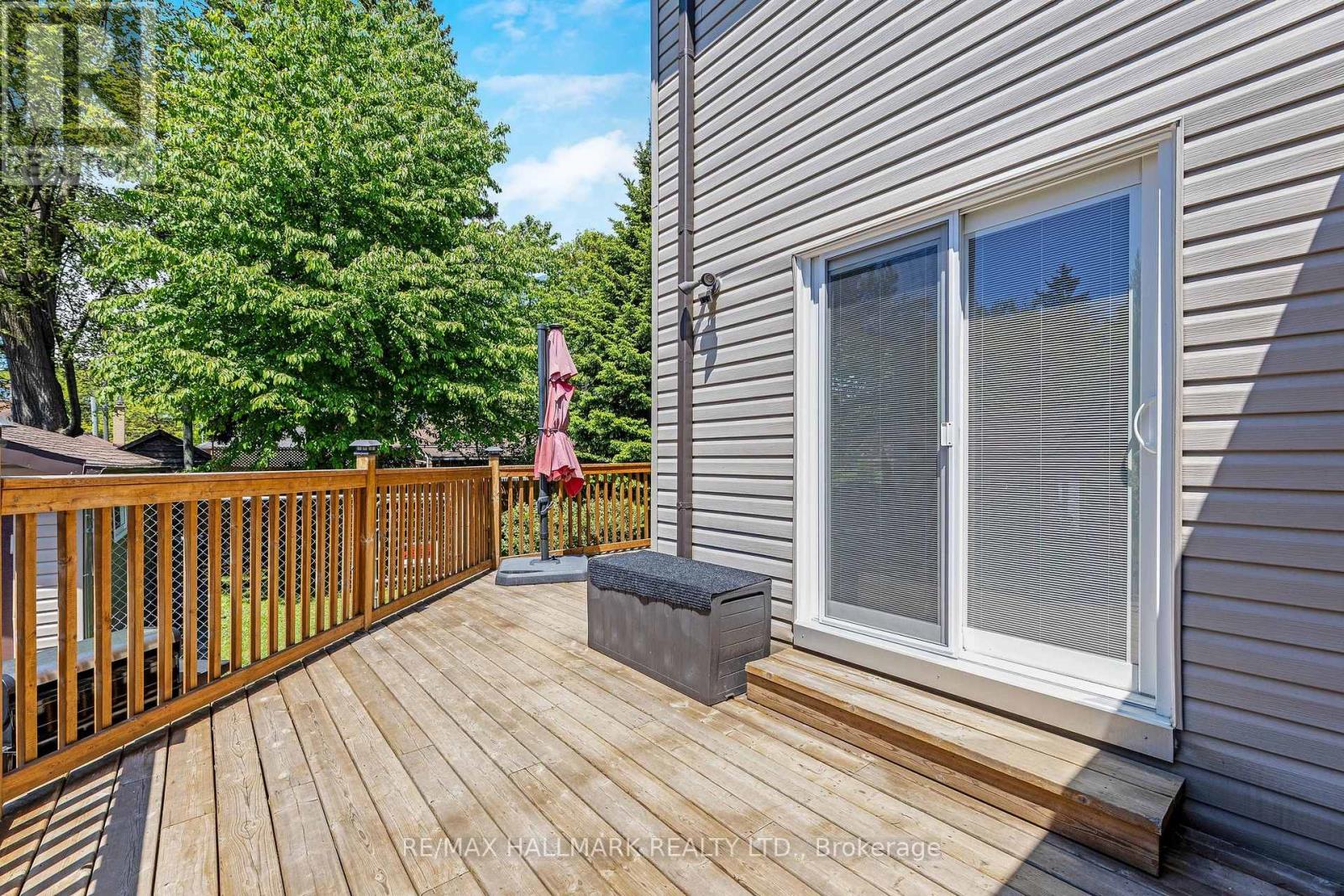 142 Meighen Avenue, Toronto, Ontario  M4B 2H9 - Photo 20 - E12534040