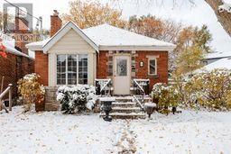 22 AIRLEY CRESCENT, Toronto, Ontario