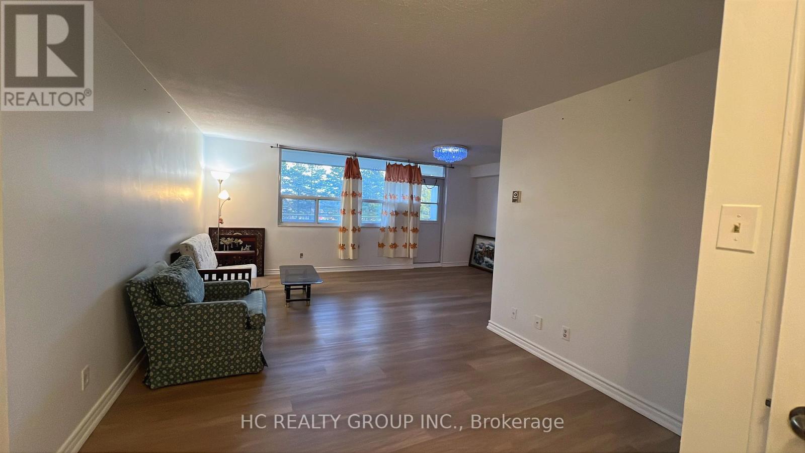 210 - 2550 Pharmacy Avenue, Toronto, Ontario  M1W 1H9 - Photo 3 - E12534140