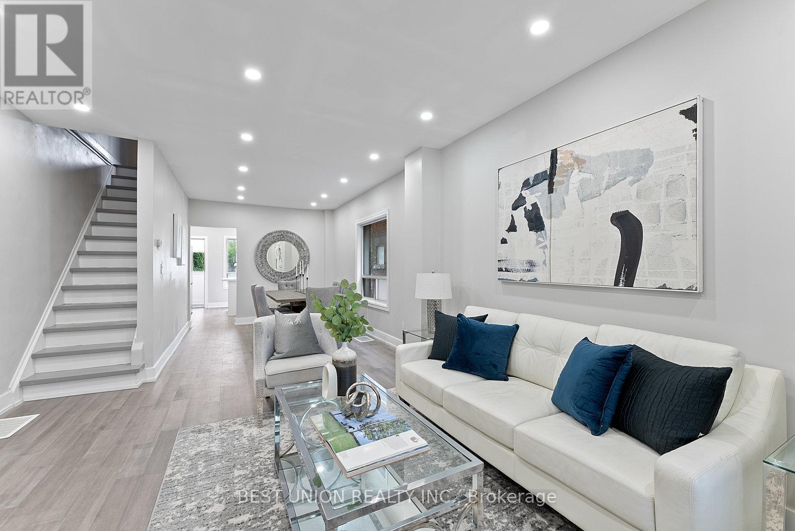 898 Greenwood Avenue, Toronto, Ontario  M4J 4B8 - Photo 5 - E12534142