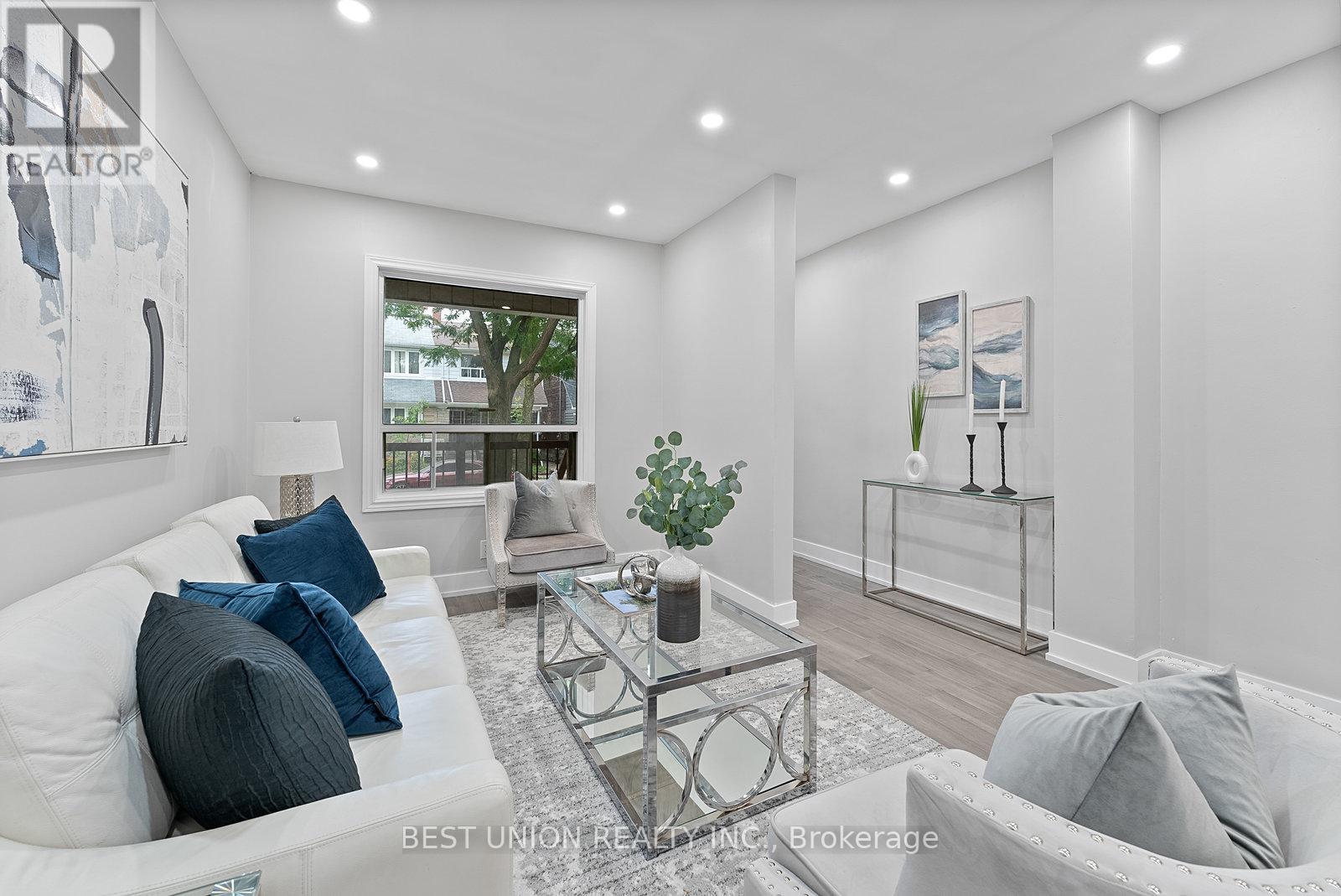 898 Greenwood Avenue, Toronto, Ontario  M4J 4B8 - Photo 8 - E12534142