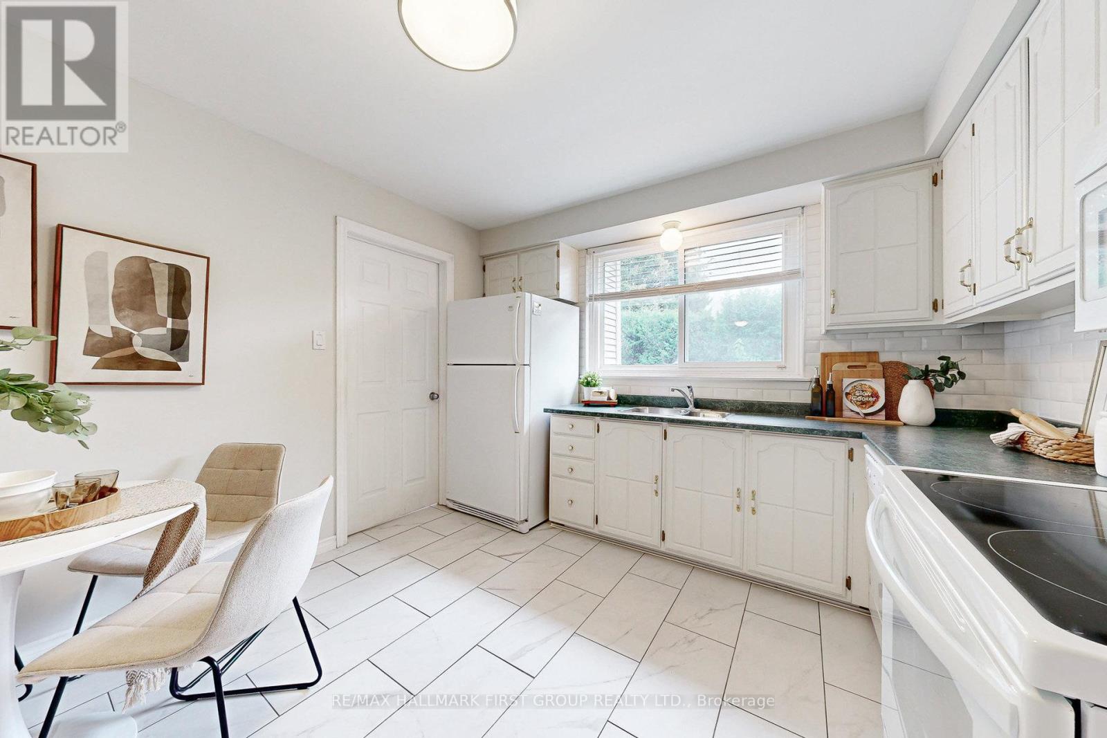 1059 Basswood Court, Oshawa, Ontario  L1H 2G9 - Photo 11 - E12534182