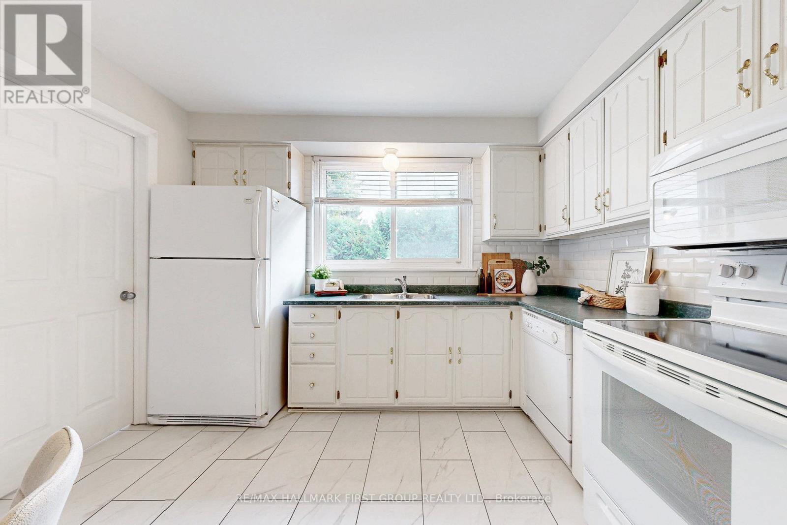 1059 Basswood Court, Oshawa, Ontario  L1H 2G9 - Photo 13 - E12534182