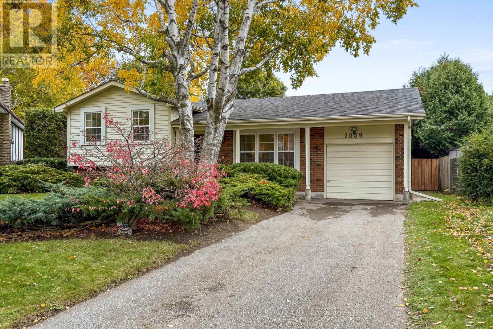 1059 Basswood Court, Oshawa, Ontario  L1H 2G9 - Photo 2 - E12534182