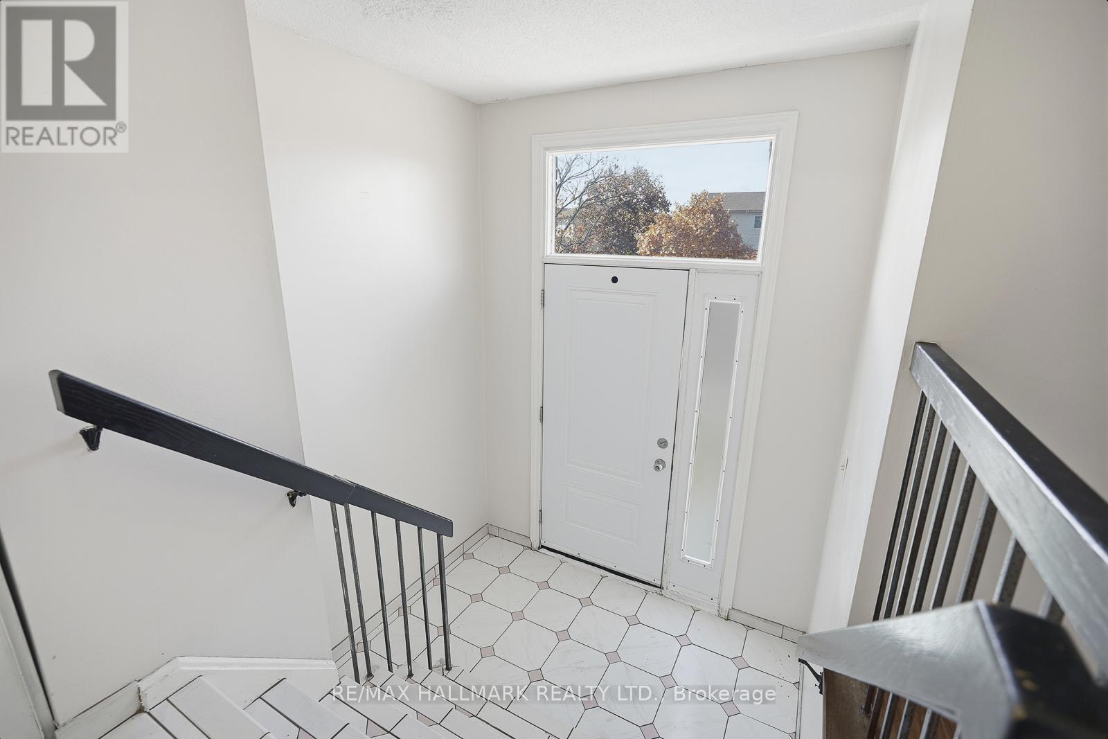 52 Simmons Boulevard, Brampton, Ontario  L6V 3V6 - Photo 7 - W12532446