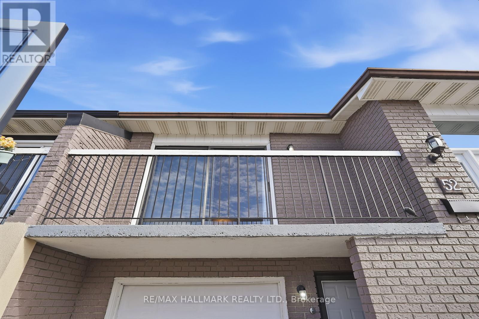 52 Simmons Boulevard, Brampton, Ontario  L6V 3V6 - Photo 5 - W12532446