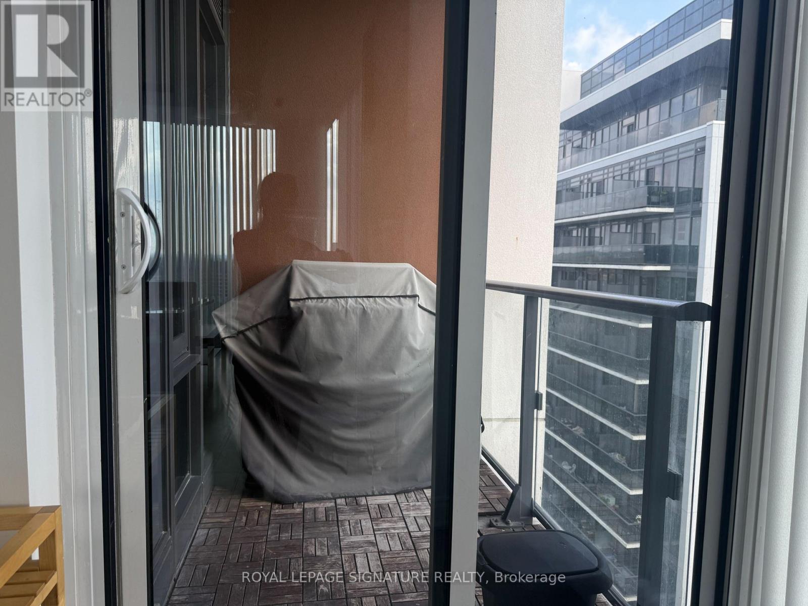 1505 - 9618 Yonge Street, Richmond Hill, Ontario  L4C 0X5 - Photo 6 - N12534056